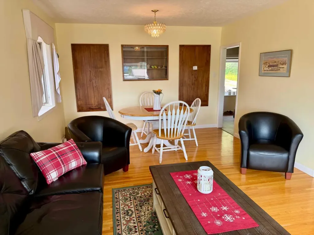 22914 6 Avenue E Hillcrest AB T0K 1C0