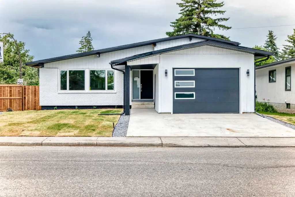 1204 Lake Sylvan Drive SE Calgary AB T2J3C8