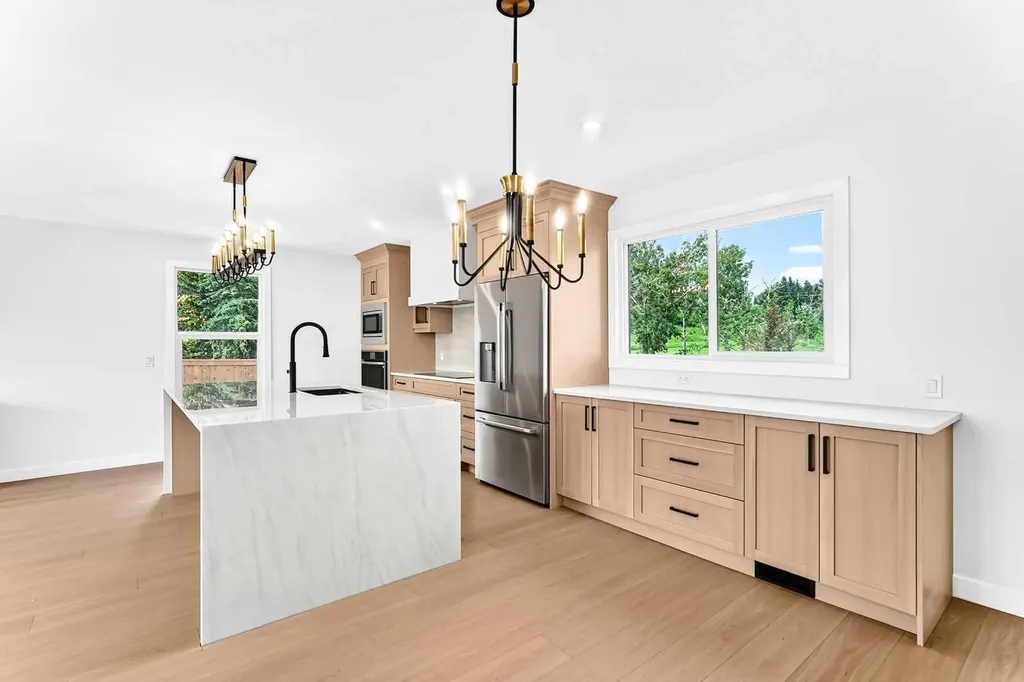1204 Lake Sylvan Drive SE Calgary AB T2J3C8