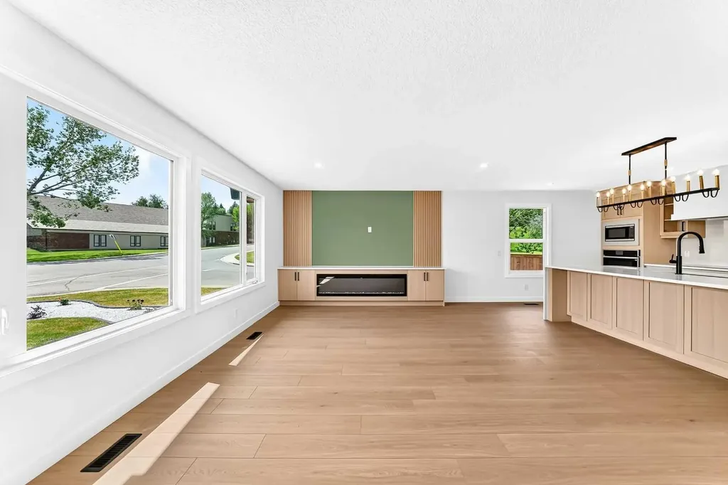 1204 Lake Sylvan Drive SE Calgary AB T2J3C8