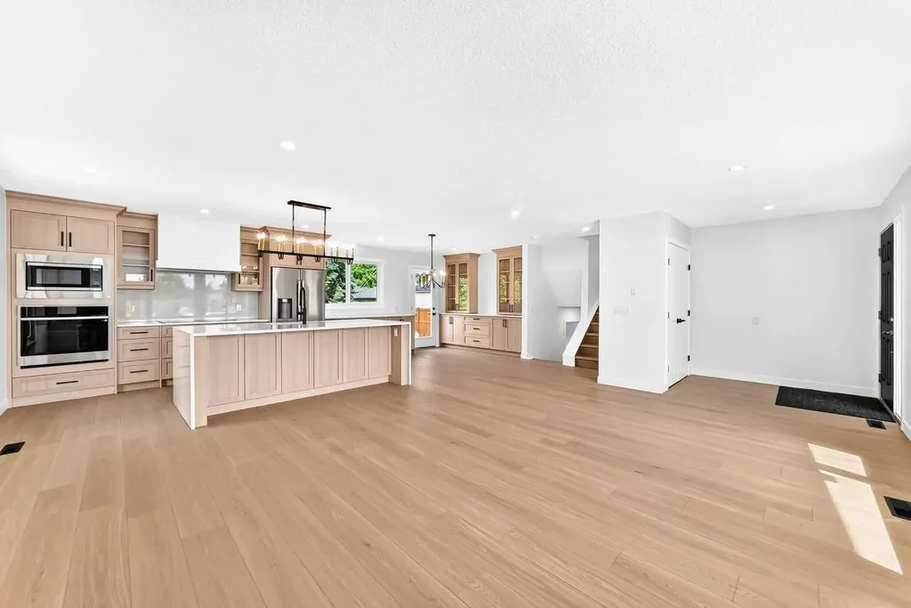 1204 Lake Sylvan Drive SE Calgary AB T2J3C8