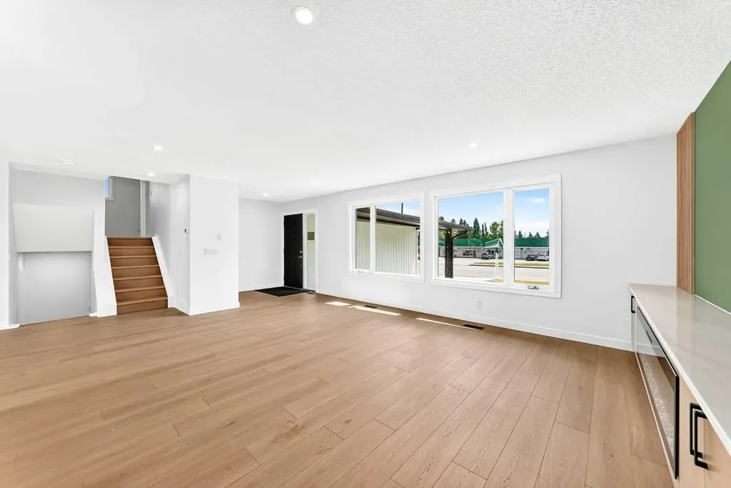 1204 Lake Sylvan Drive SE Calgary AB T2J3C8