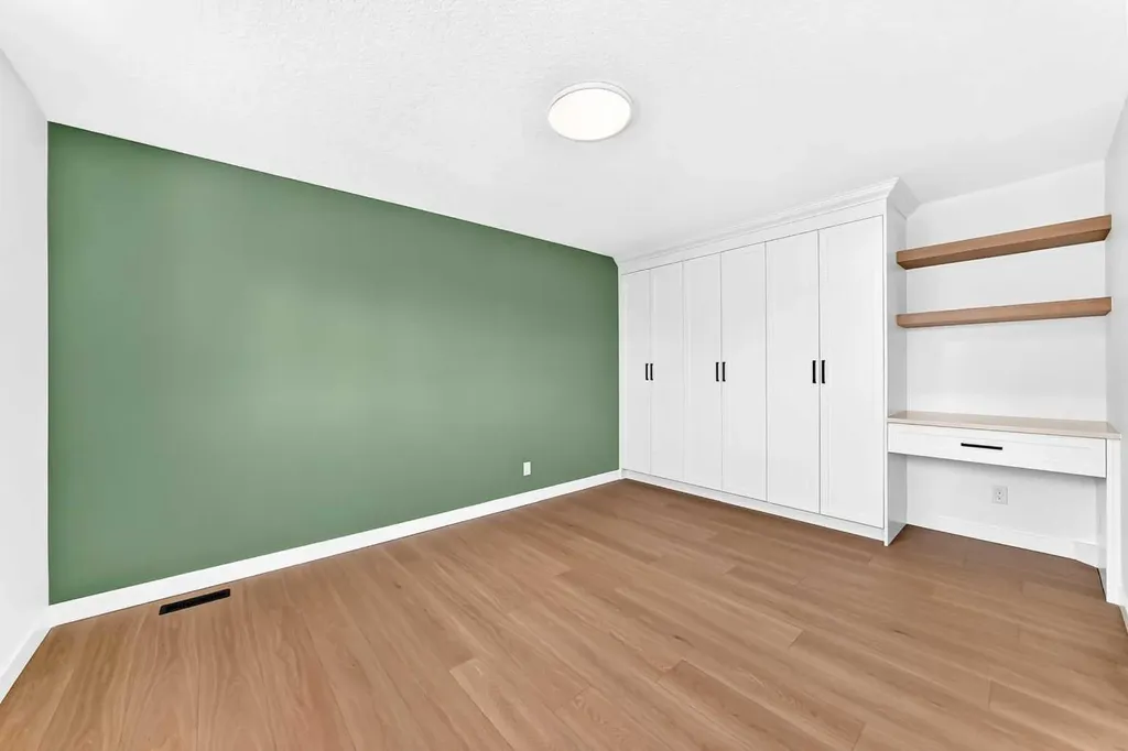 1204 Lake Sylvan Drive SE Calgary AB T2J3C8