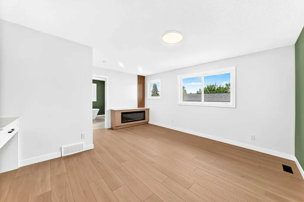 1204 Lake Sylvan Drive SE Calgary AB T2J3C8