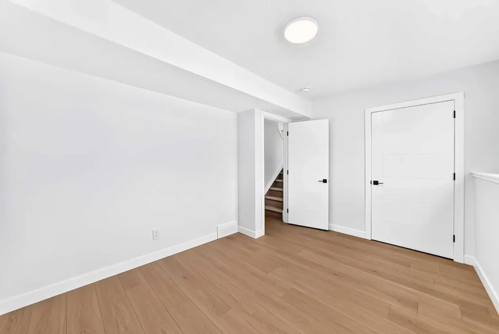 1204 Lake Sylvan Drive SE Calgary AB T2J3C8