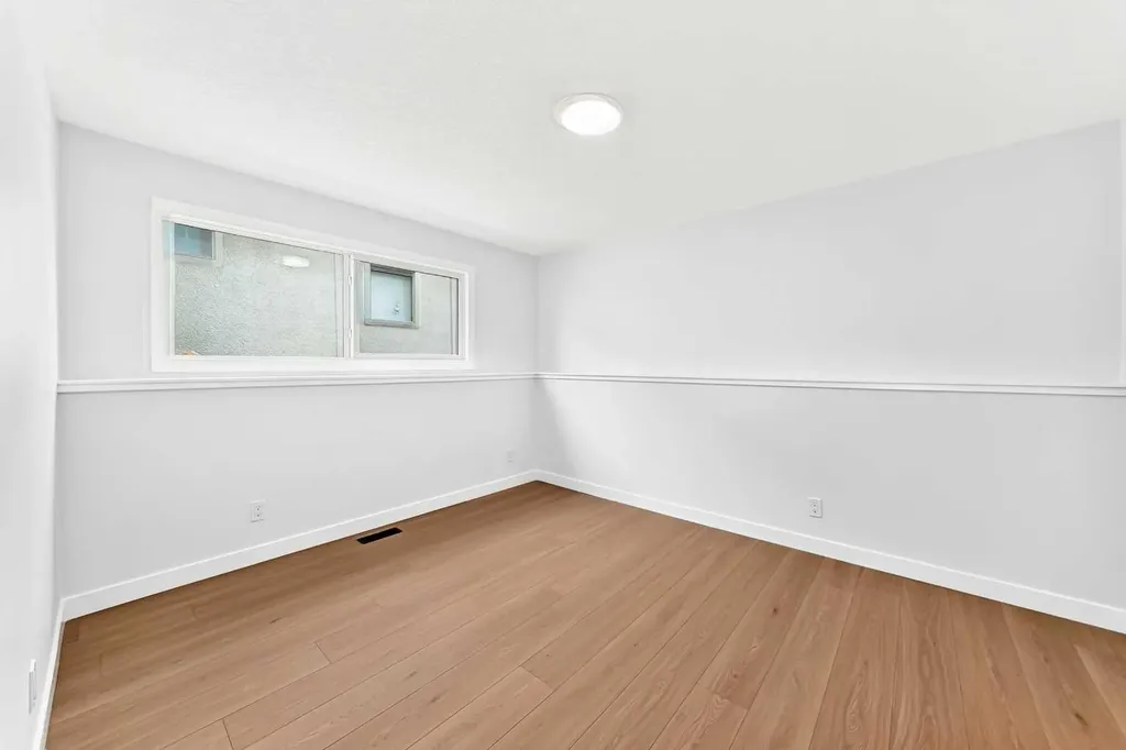 1204 Lake Sylvan Drive SE Calgary AB T2J3C8