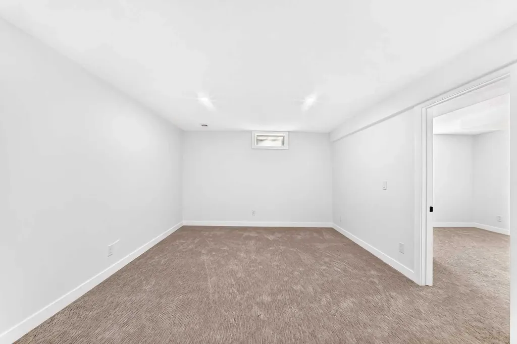 1204 Lake Sylvan Drive SE Calgary AB T2J3C8