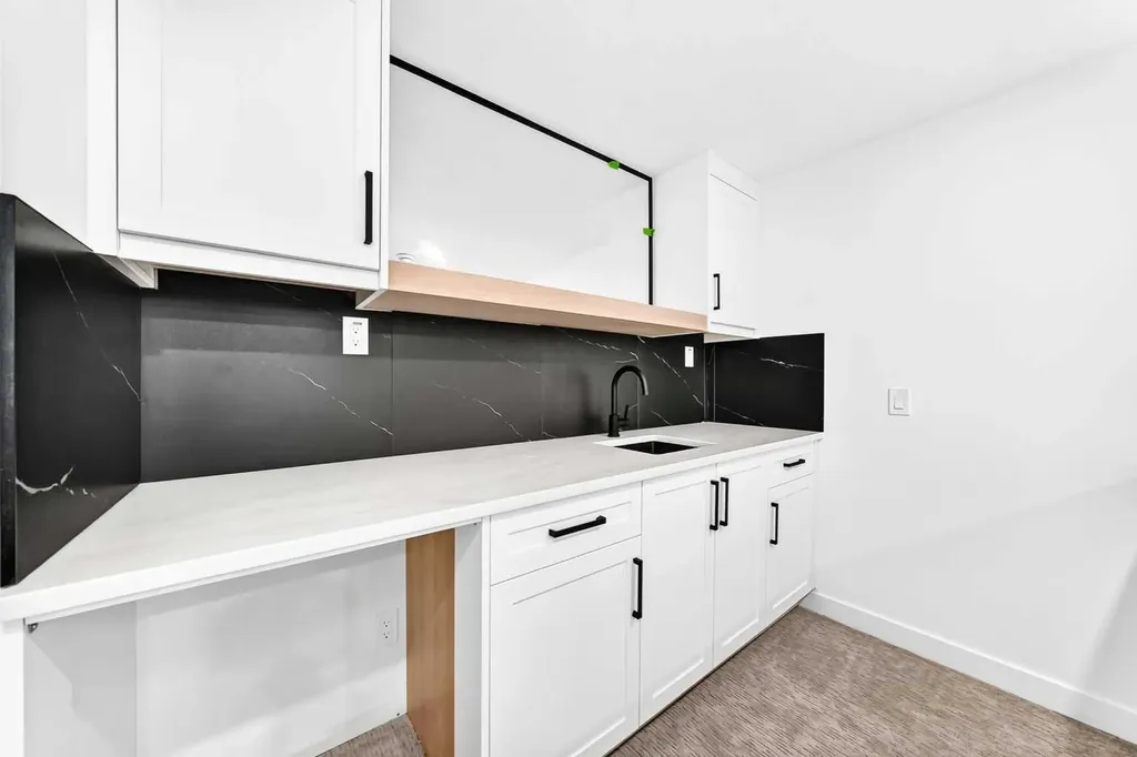 1204 Lake Sylvan Drive SE Calgary AB T2J3C8