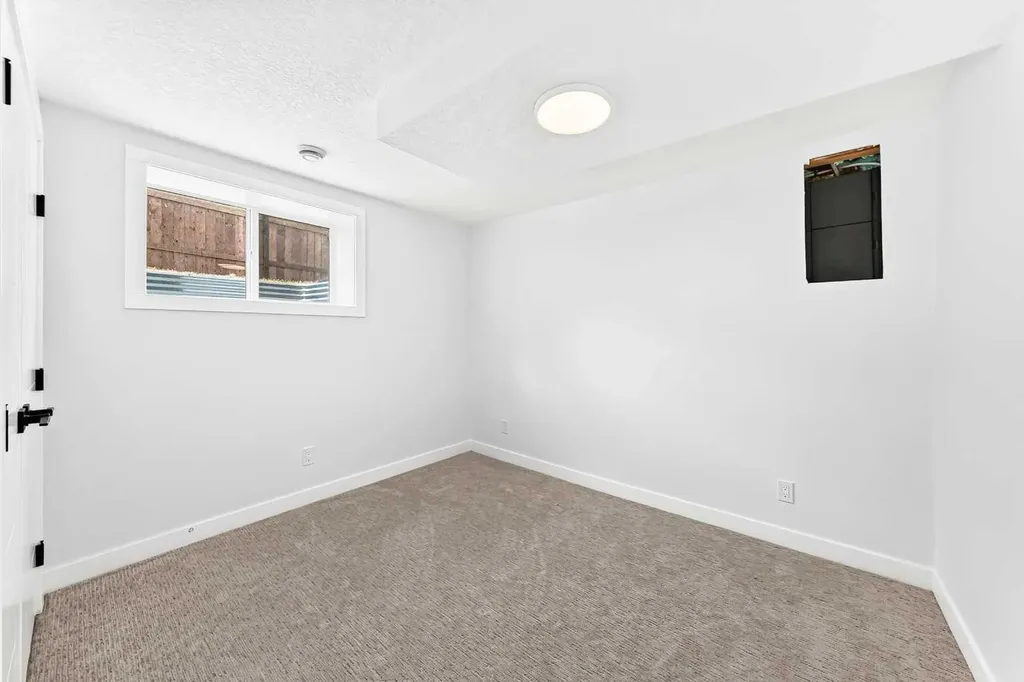 1204 Lake Sylvan Drive SE Calgary AB T2J3C8