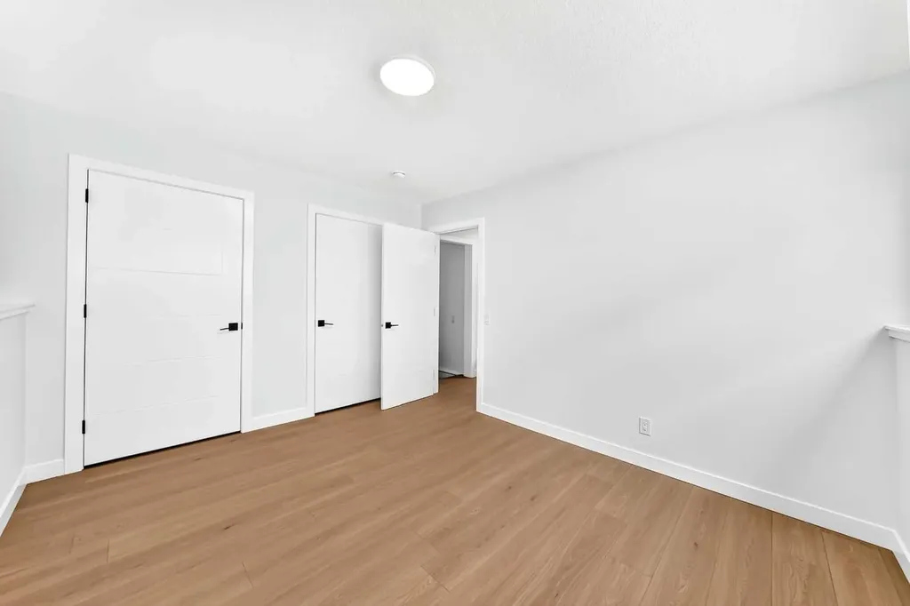 1204 Lake Sylvan Drive SE Calgary AB T2J3C8