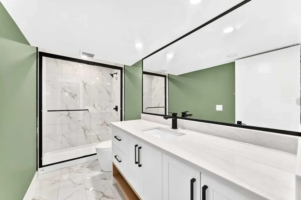1204 Lake Sylvan Drive SE Calgary AB T2J3C8