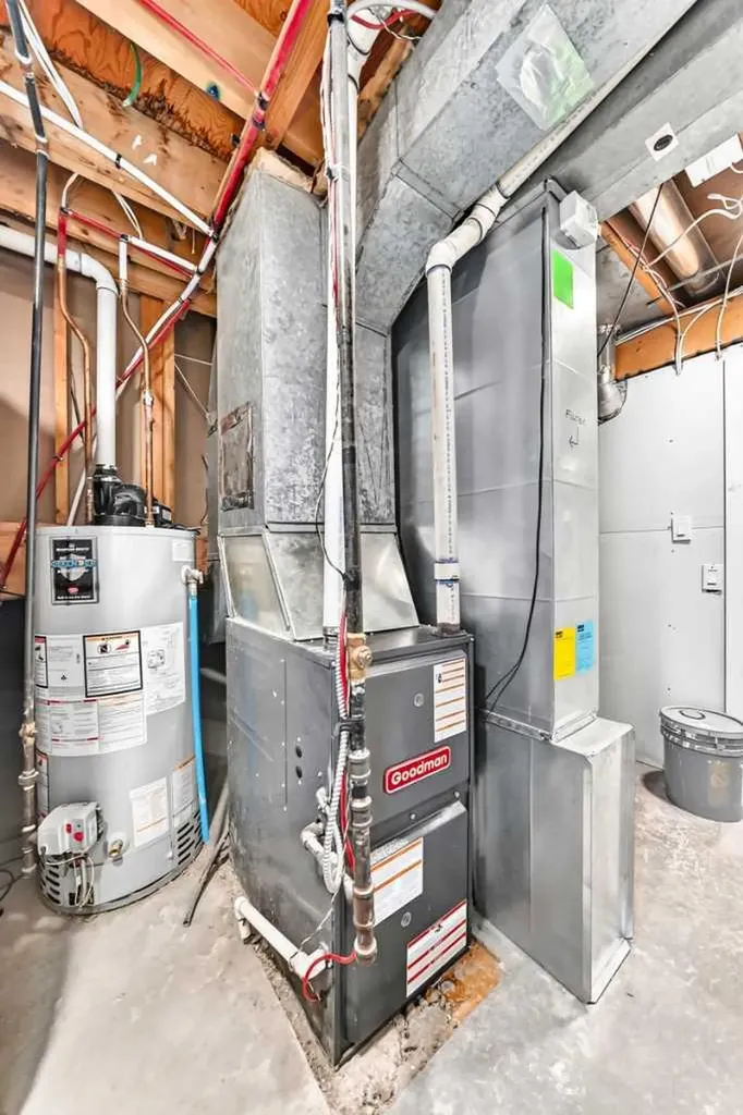 1204 Lake Sylvan Drive SE Calgary AB T2J3C8