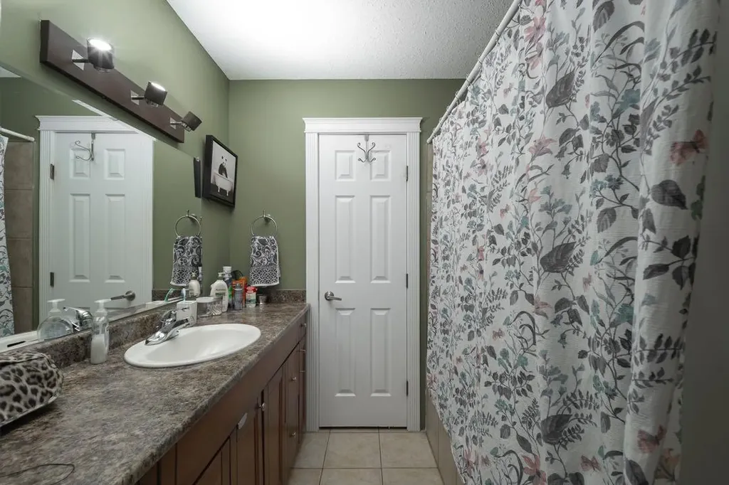 141 Wilson Drive Fort Mcmurray AB T9H 5P6