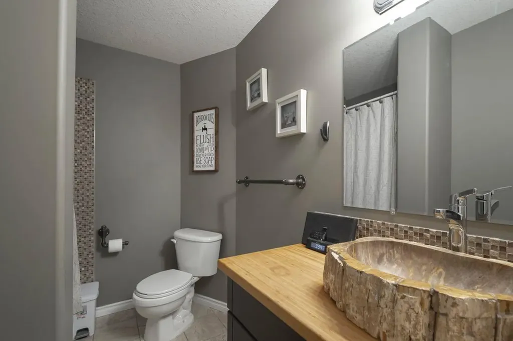 141 Wilson Drive Fort Mcmurray AB T9H 5P6