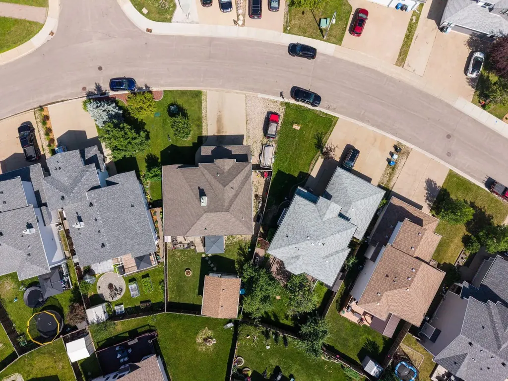 141 Wilson Drive Fort Mcmurray AB T9H 5P6