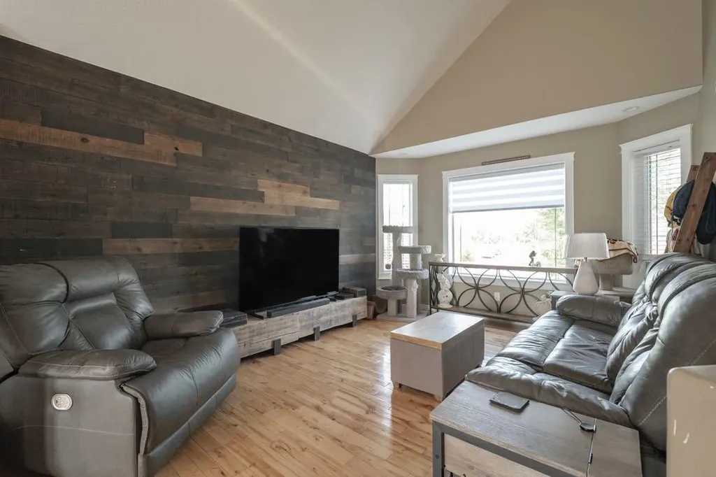 141 Wilson Drive Fort Mcmurray AB T9H 5P6