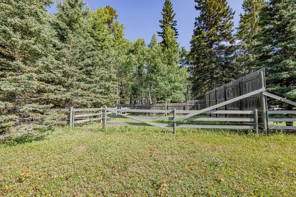 320070 163 Avenue W Rural Foothills County AB T0L 1W4