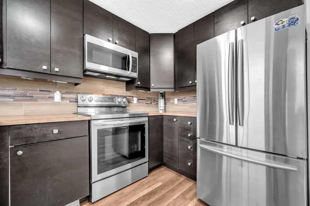 54 Templegreen Road NE Calgary AB T1Y 4Y8