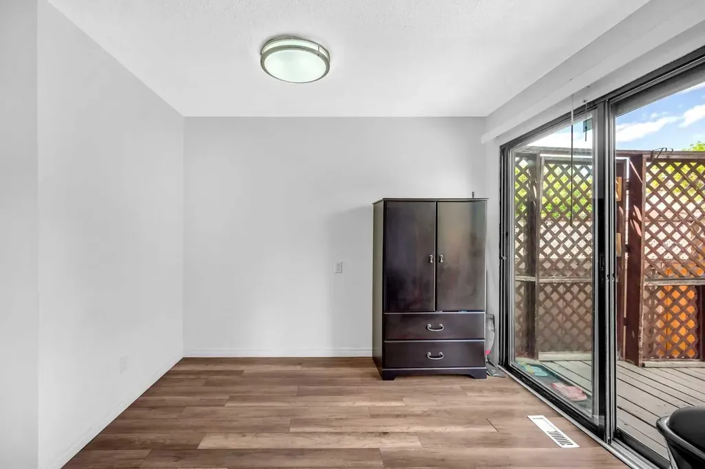54 Templegreen Road NE Calgary AB T1Y 4Y8
