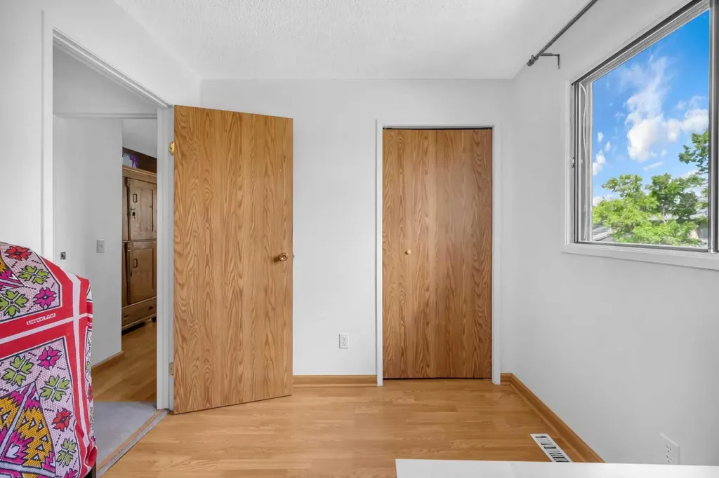 54 Templegreen Road NE Calgary AB T1Y 4Y8