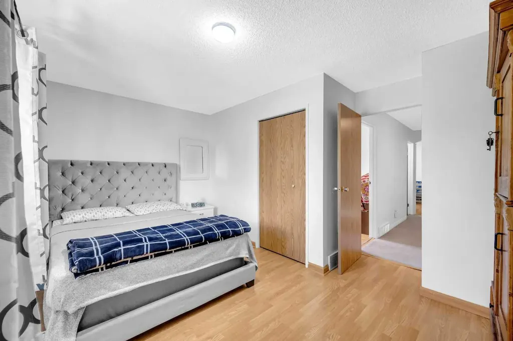 54 Templegreen Road NE Calgary AB T1Y 4Y8
