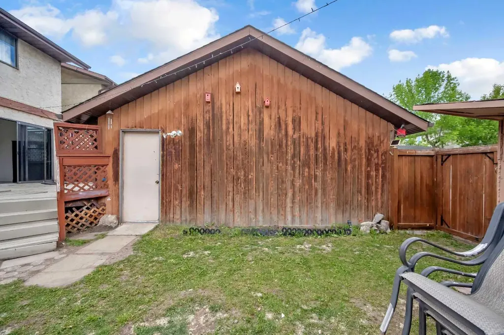 54 Templegreen Road NE Calgary AB T1Y 4Y8