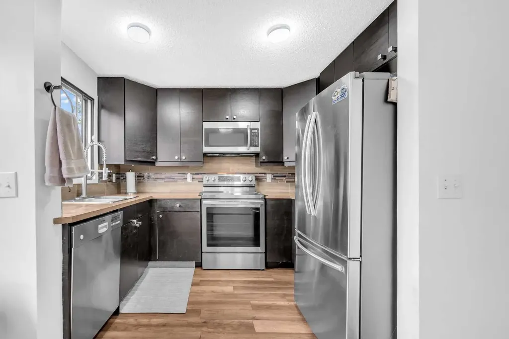 54 Templegreen Road NE Calgary AB T1Y 4Y8