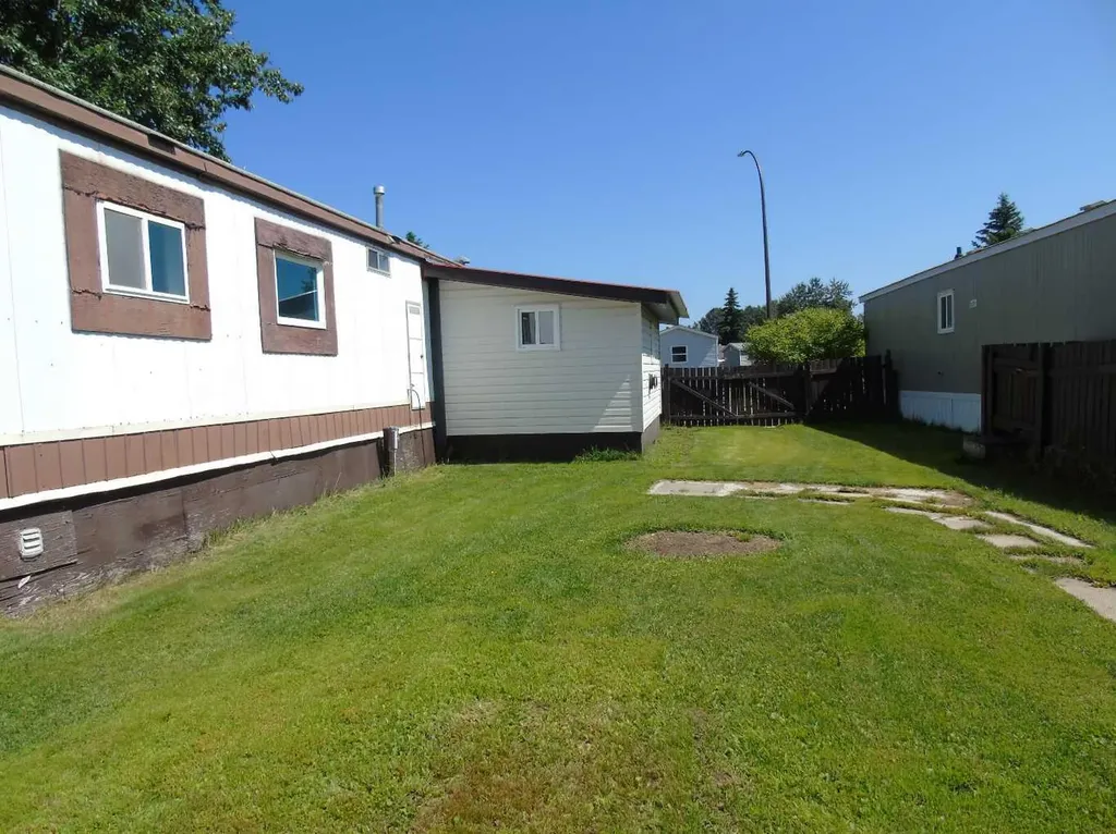 812 6th Avenue SW Slave Lake AB T0G 2A4