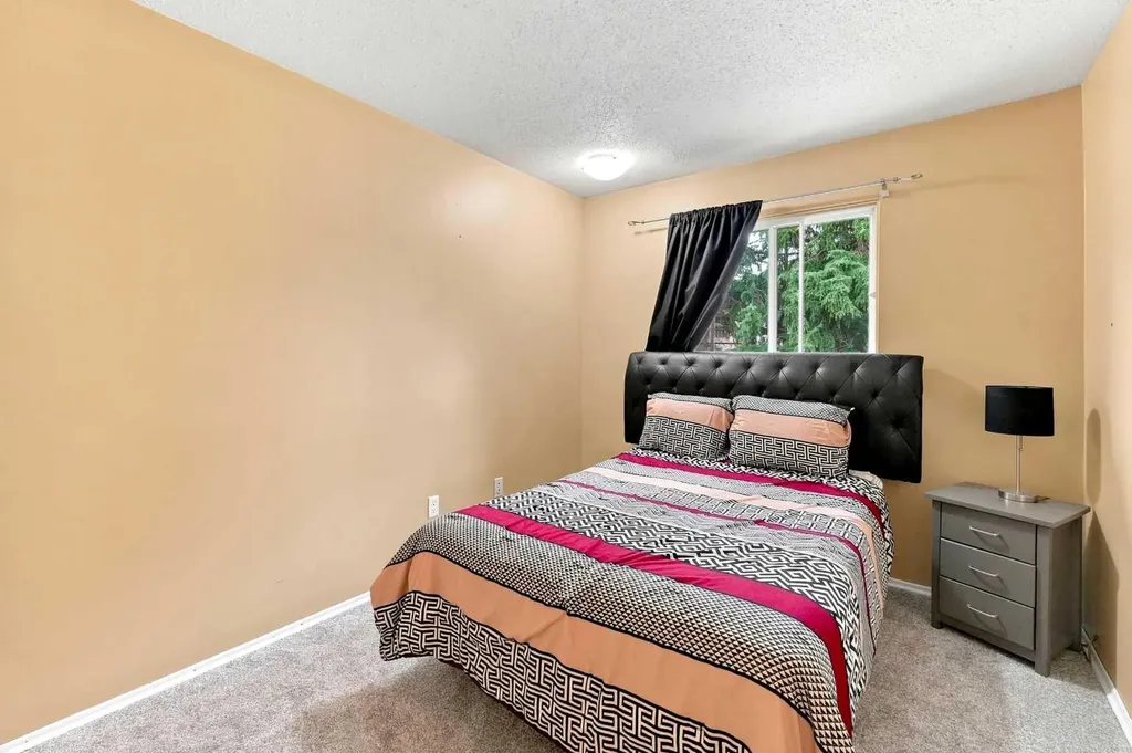 12 Anders Street Red Deer AB T4R 1B8