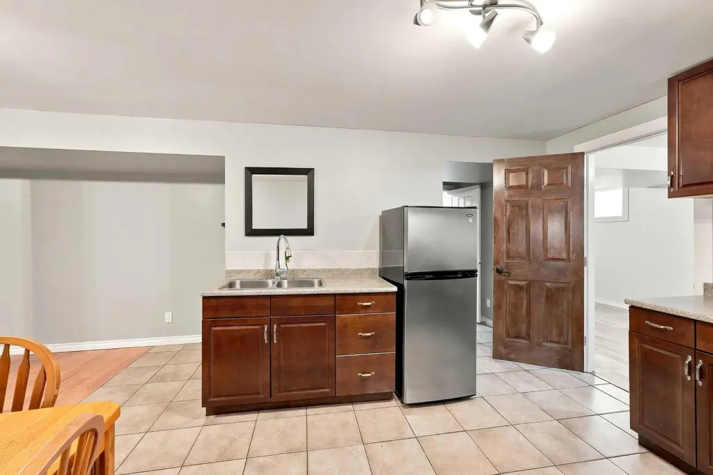 12 Anders Street Red Deer AB T4R 1B8