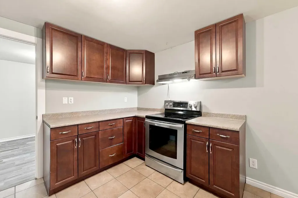 12 Anders Street Red Deer AB T4R 1B8