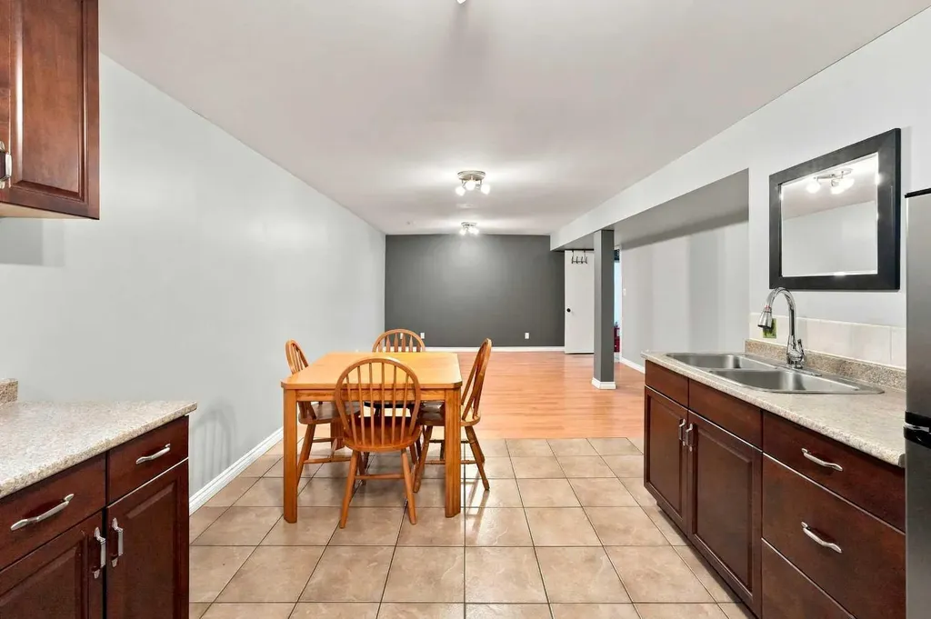12 Anders Street Red Deer AB T4R 1B8