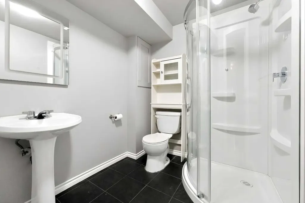 12 Anders Street Red Deer AB T4R 1B8
