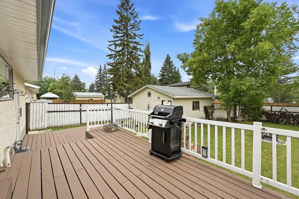 12 Anders Street Red Deer AB T4R 1B8