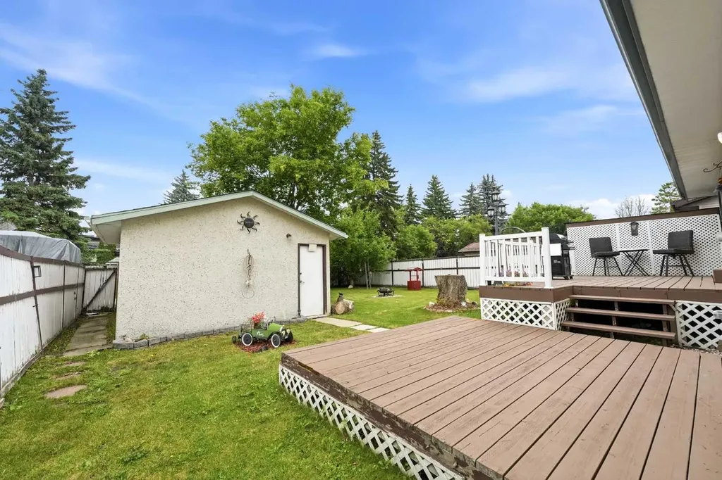 12 Anders Street Red Deer AB T4R 1B8