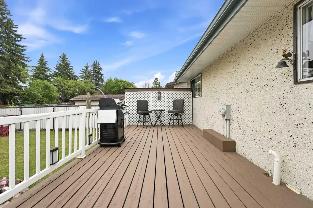 12 Anders Street Red Deer AB T4R 1B8
