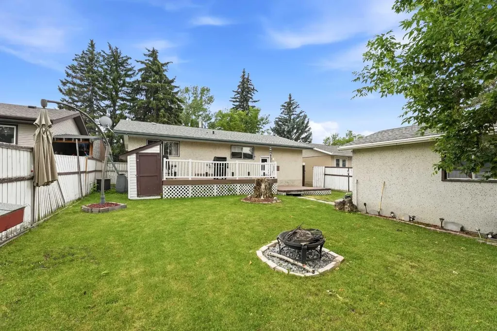 12 Anders Street Red Deer AB T4R 1B8