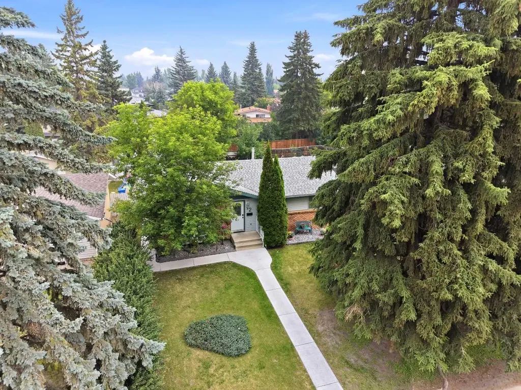 12 Anders Street Red Deer AB T4R 1B8
