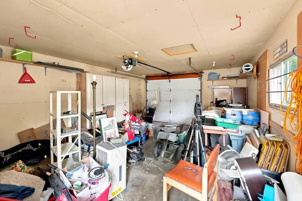 12 Anders Street Red Deer AB T4R 1B8