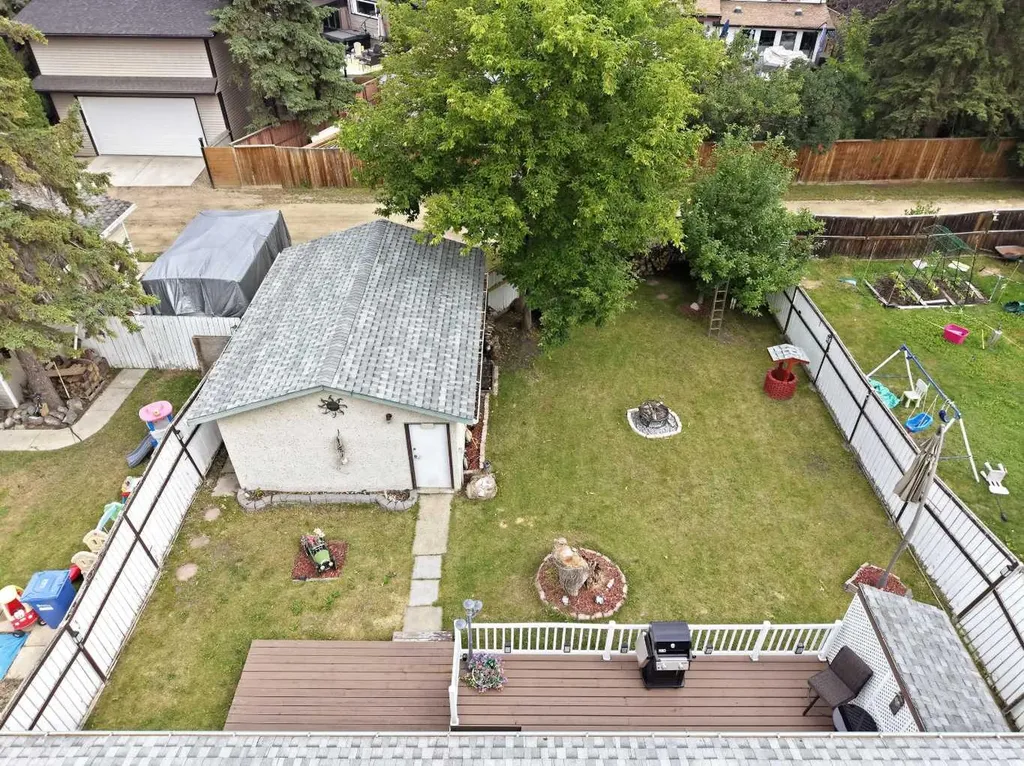 12 Anders Street Red Deer AB T4R 1B8