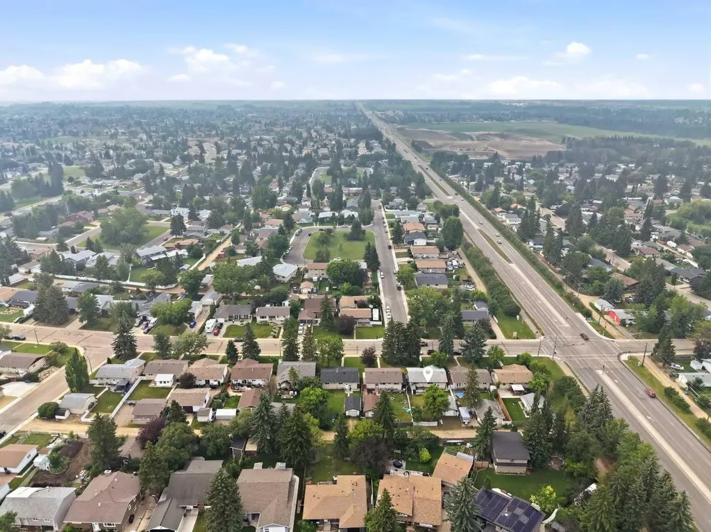12 Anders Street Red Deer AB T4R 1B8
