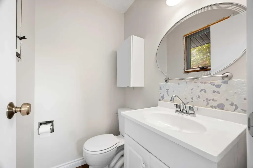 5607 43 Street Lloydminster AB T9V 0A5