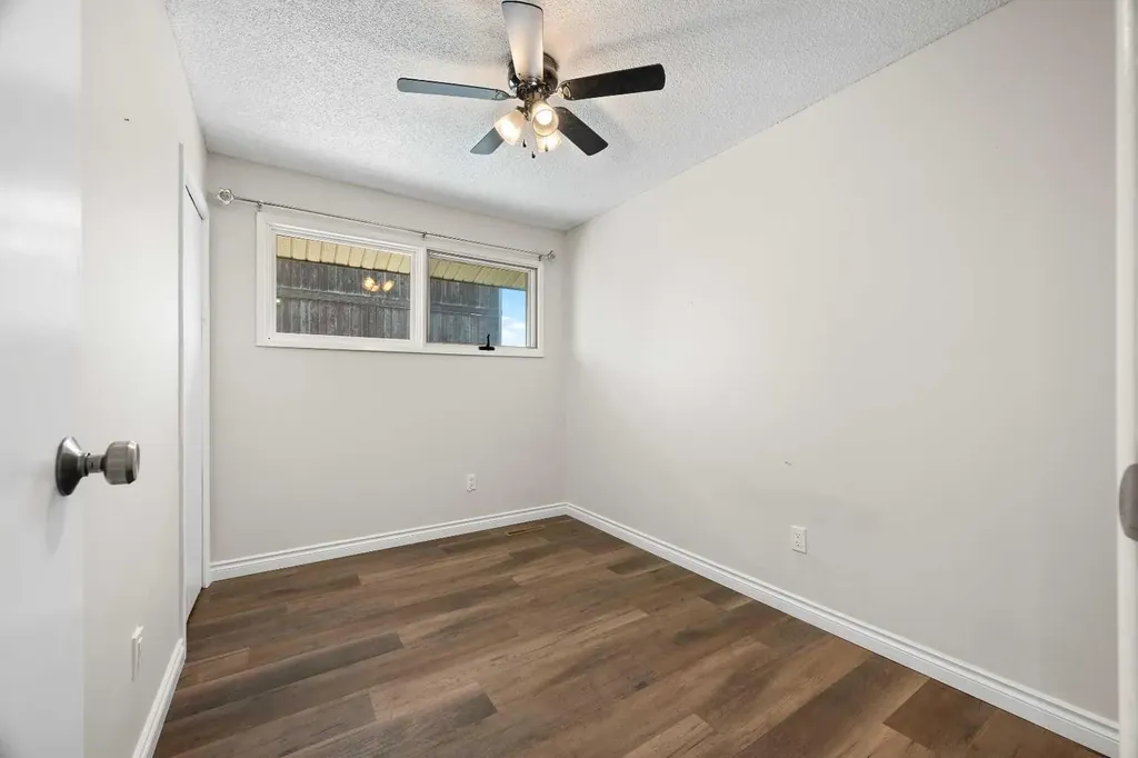5607 43 Street Lloydminster AB T9V 0A5