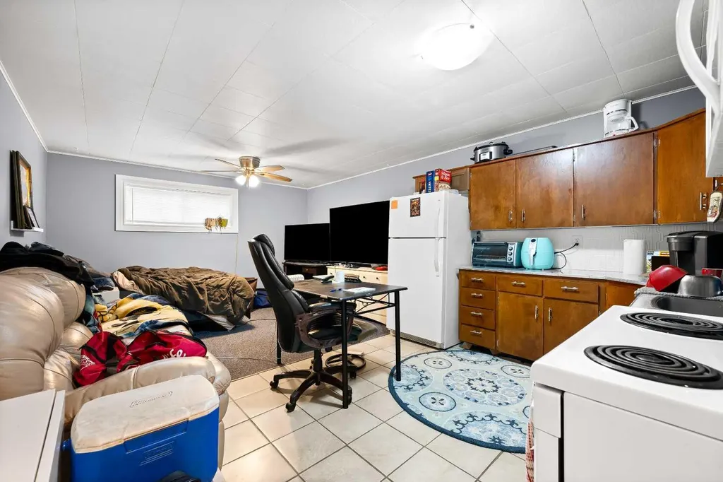 5607 43 Street Lloydminster AB T9V 0A5