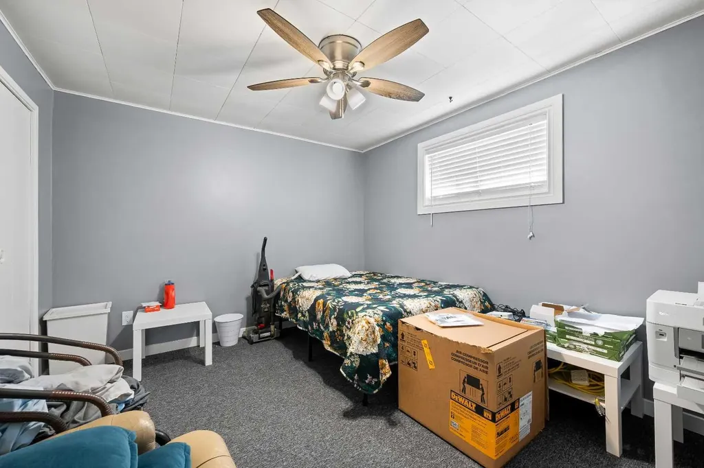 5607 43 Street Lloydminster AB T9V 0A5