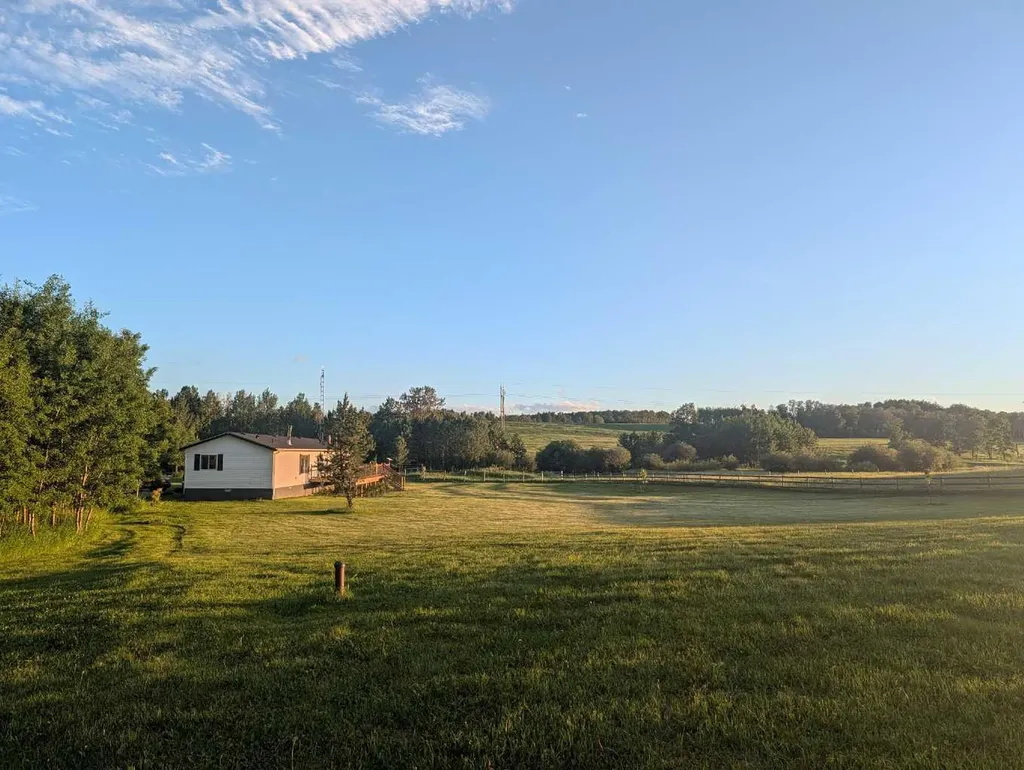 33560 Range Road 53 Rural Mountain View County AB T0M1X0