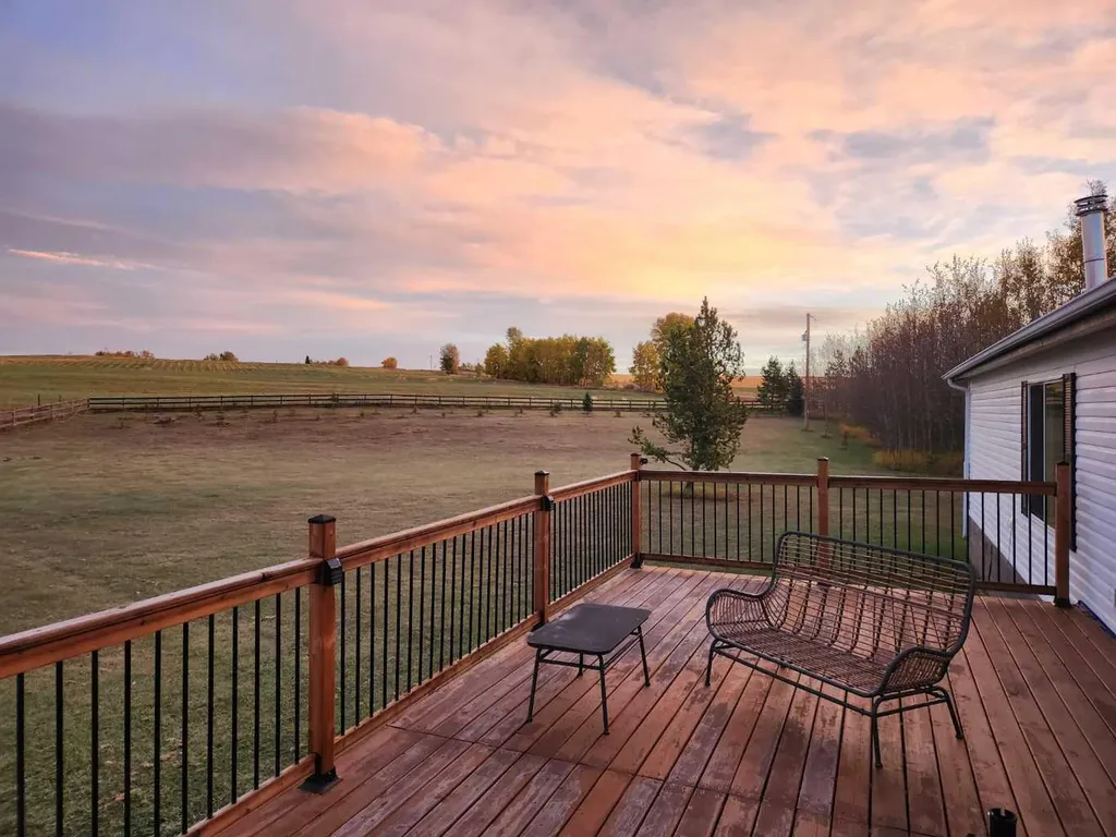 33560 Range Road 53 Rural Mountain View County AB T0M1X0