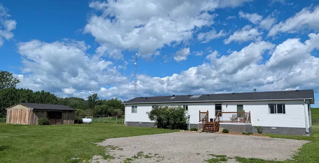 33560 Range Road 53 Rural Mountain View County AB T0M1X0
