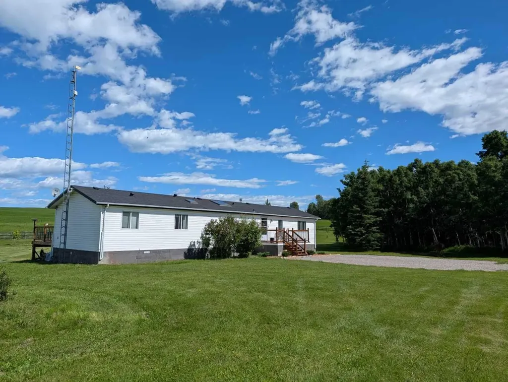 33560 Range Road 53 Rural Mountain View County AB T0M1X0