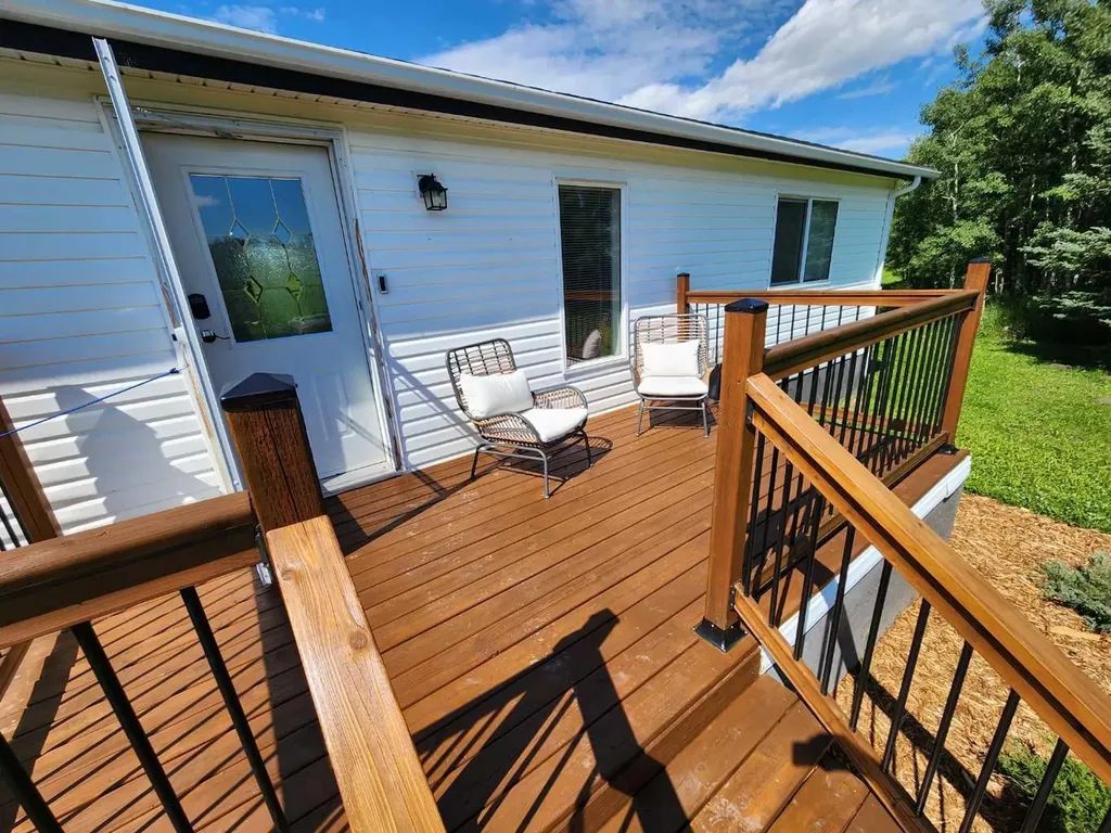 33560 Range Road 53 Rural Mountain View County AB T0M1X0